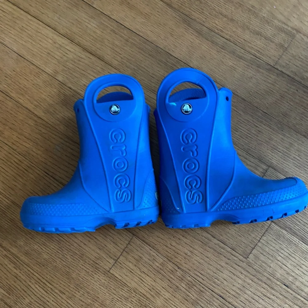CROCS bright blue